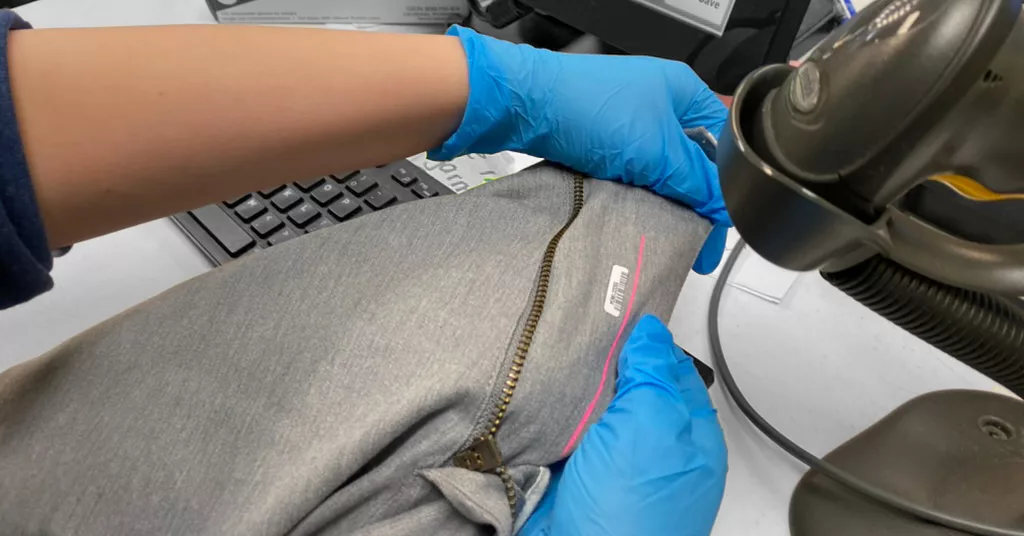 Dry Cleaning vs. Regular Laundry When to Choose Dry Cleaning Connection