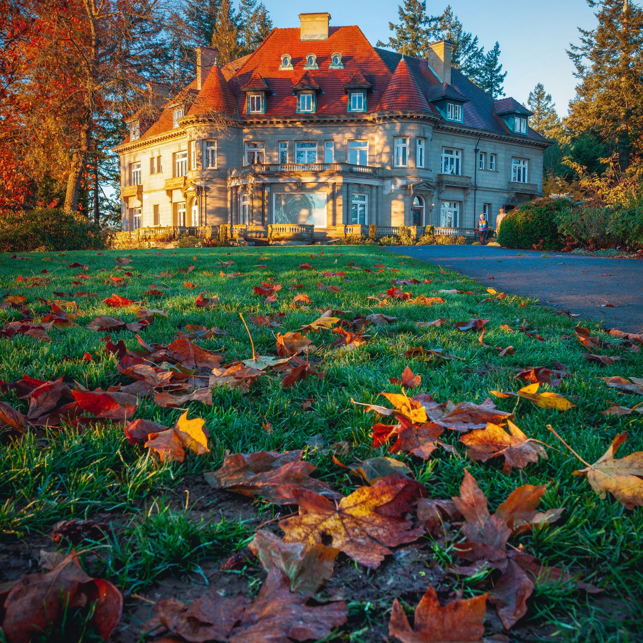 Elevate Your Home: The Stunning Impact Of S Shaped Architectural Detail - qh7iyou